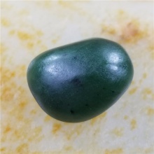 琪玉商城和田玉细腻油润完整好型稀少罕见正宗菠菜绿碧玉籽料6.6克，玉友已结缘0506！