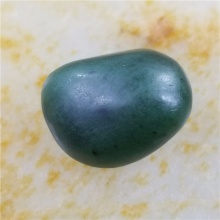 琪玉商城和田玉细腻油润完整好型稀少罕见正宗菠菜绿碧玉籽料6.6克，玉友已结缘0506！