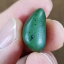 琪玉商城和田玉细腻油润完整好型稀少罕见正宗菠菜绿碧玉籽料6.5克，玉友已结缘0506！