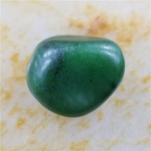 琪玉商城和田玉细腻油润完整好型稀少罕见正宗菠菜绿碧玉籽料5.9克，玉友已结缘0506！