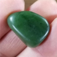 琪玉商城和田玉细腻油润完整好型稀少罕见正宗菠菜绿碧玉籽料7.8克