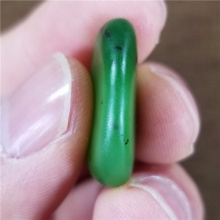 琪玉商城和田玉细腻油润完整好型稀少罕见正宗菠菜绿碧玉籽料5.2克