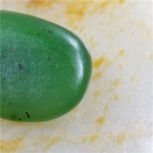 琪玉商城和田玉细腻油润完整好型稀少罕见正宗菠菜绿碧玉籽料5.2克