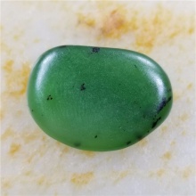 琪玉商城和田玉细腻油润完整好型稀少罕见正宗菠菜绿碧玉籽料5.2克
