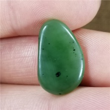 琪玉商城和田玉细腻油润完整好型稀少罕见正宗菠菜绿碧玉籽料2.8克，玉友已结缘0506！