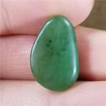 琪玉商城和田玉细腻油润完整好型稀少罕见正宗菠菜绿碧玉籽料2.8克，玉友已结缘0506！