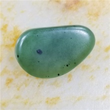琪玉商城和田玉细腻油润完整好型稀少罕见正宗菠菜绿碧玉籽料2.8克，玉友已结缘0506！