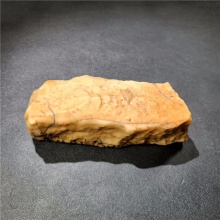 新疆大漠戈壁黑油皮鸡油黄沙漠漆戈壁玛瑙天然玩料摆件1572.3克