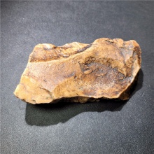 新疆大漠戈壁黑油皮鸡油黄沙漠漆戈壁玛瑙天然玩料摆件1072.6克