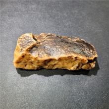 新疆大漠戈壁黑油皮鸡油黄沙漠漆戈壁玛瑙天然玩料摆件641.5克