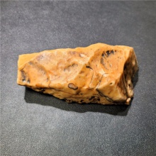 新疆大漠戈壁黑油皮鸡油黄沙漠漆戈壁玛瑙天然玩料摆件963克