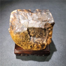 新疆大漠戈壁黑油皮鸡油黄沙漠漆戈壁玛瑙天然玩料摆件906.2克