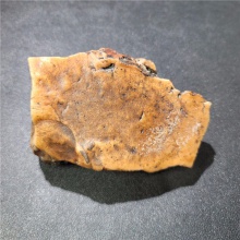 新疆大漠戈壁黑油皮鸡油黄沙漠漆戈壁玛瑙天然玩料摆件723克