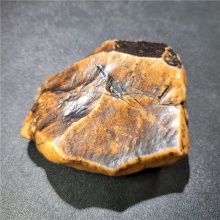 新疆大漠戈壁黑油皮鸡油黄沙漠漆戈壁玛瑙天然玩料摆件776.8克