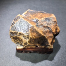 新疆大漠戈壁黑油皮鸡油黄沙漠漆戈壁玛瑙天然玩料摆件776.8克
