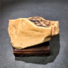 新疆大漠戈壁黑油皮鸡油黄沙漠漆戈壁玛瑙天然玩料摆件727.6克
