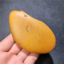 新疆大漠戈壁鸡油黄沁沙漠漆戈壁玛瑙天然玩料摆件209.2克