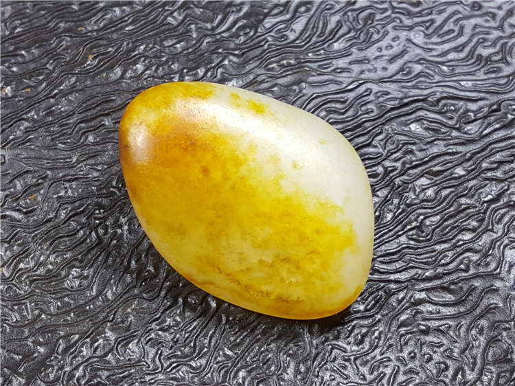 琪玉商城和田玉撒金皮一级白玉玩料18.9克