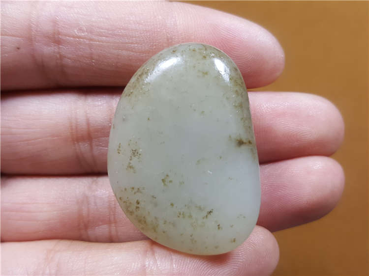 琪玉商城和田玉细腻油润青白玉籽料16克c