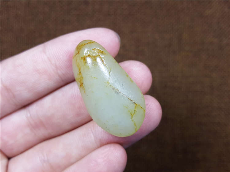 琪玉商城和田玉细腻油润籽料10.8克