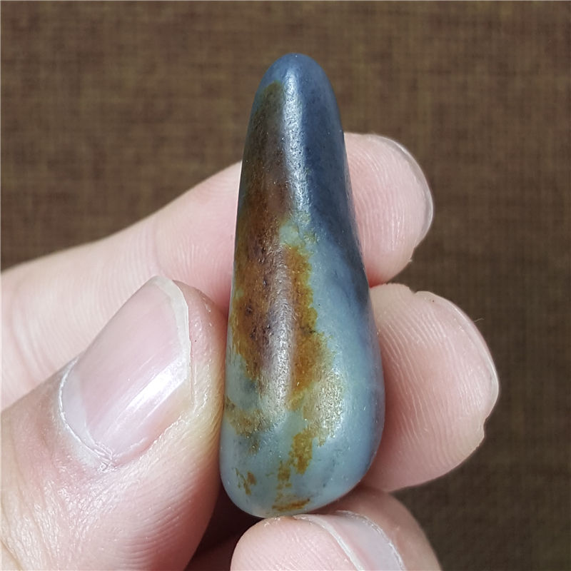 琪玉商城和田玉细腻好型枣红皮青花籽料17.5克