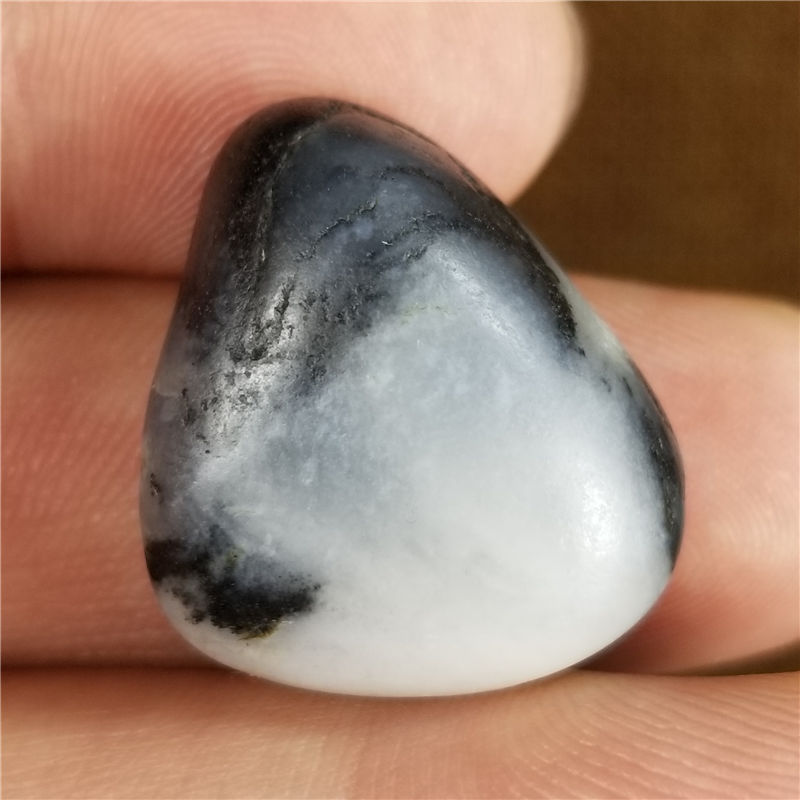 琪玉商城和田玉细腻完整黑白分明青花手链籽料8.5克