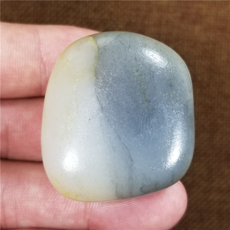 琪玉商城和田玉细腻油润黑白分明青花籽料55.6克