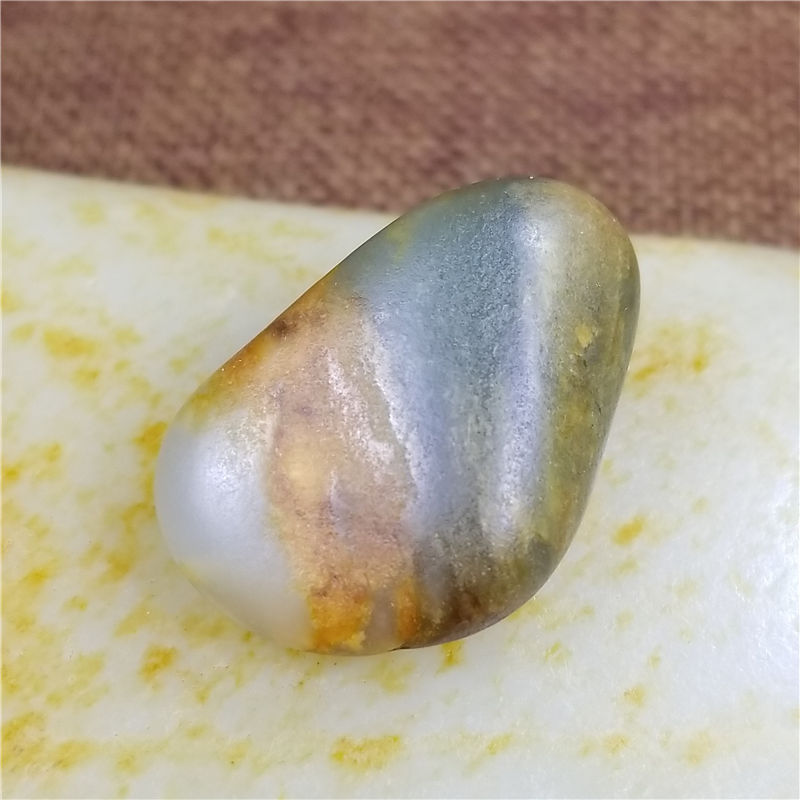 琪玉商城和田玉细腻油润黄皮带翠白玉三色手链籽料13克