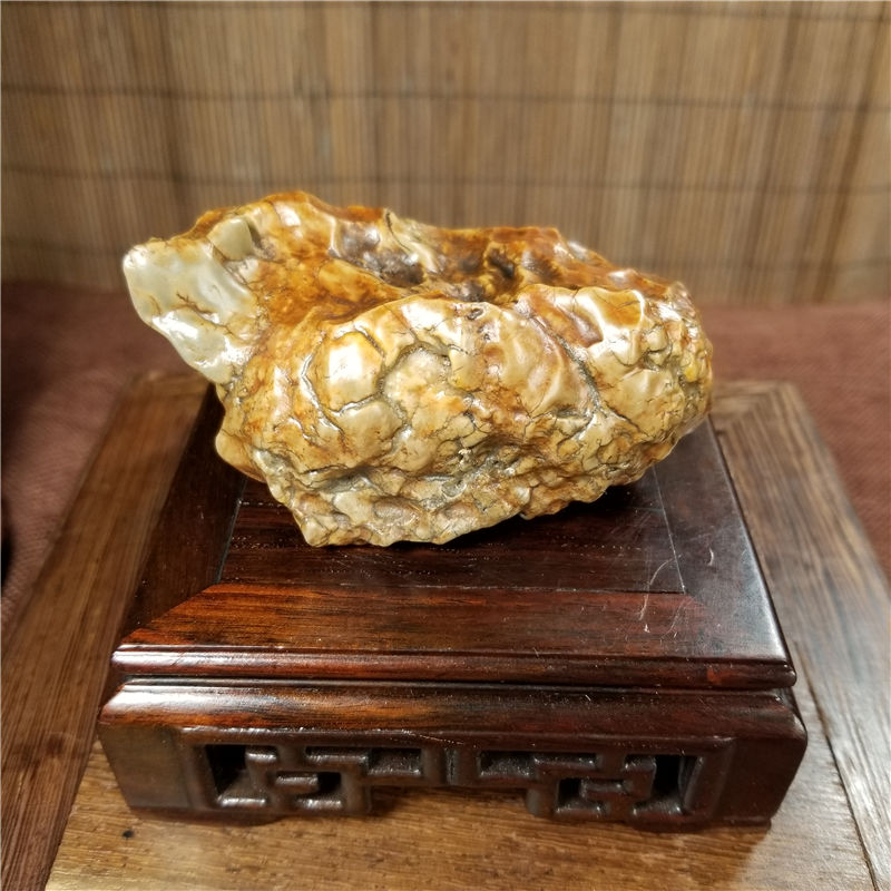 新疆大漠戈壁奇石玉化玛瑙玩料天然金黄皮小山子摆件212.3克